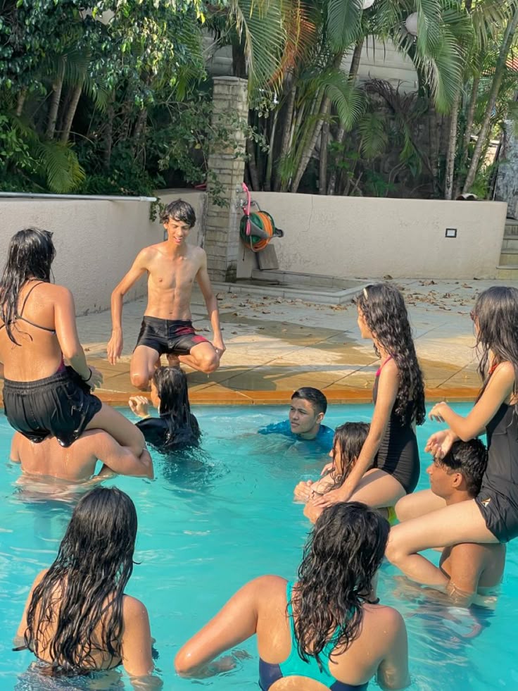 Rahul & Friends, Pool Party